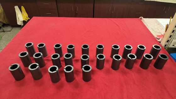 ขนาดที่กําหนดเอง หมุนเลื่อนซิลิคอนคาร์ไบด์ ด้วยอุณหภูมิสูงสุด 1650 °C และความทนทานต่อการกัดกร่อนในสภาพแวดล้อมที่รุนแรง