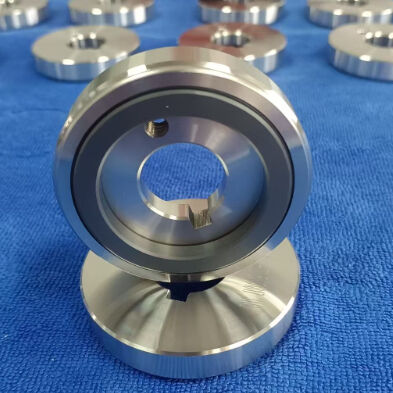 ไซส์ที่กําหนดเอง SiC thrust disc with corrosion resistance and high thermal conductivity for Ceramic Sliding Bearings ขนาดที่กําหนดเอง SiC ดิสก์แรงผลักดันที่มีความต้านทานต่อการกัดกรองและความสามารถในการนําความร้อนสูงสําหรับหมุนเคลื่อนที่เซรามิก